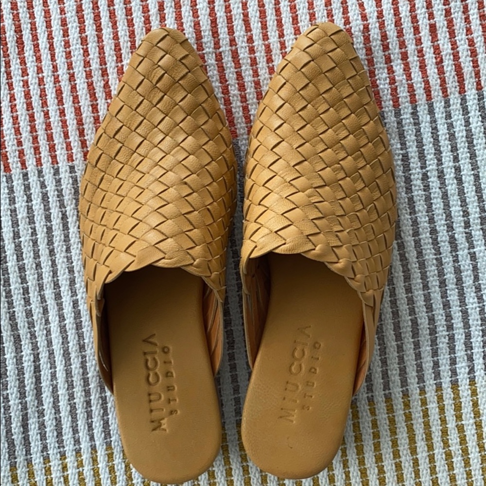 Almond leather mules